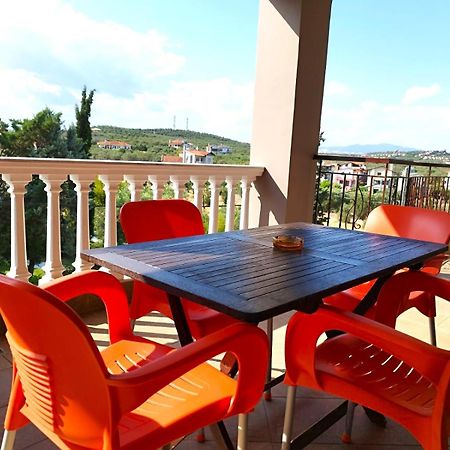 Eleonas Apartments Неа Мудания Екстериор снимка