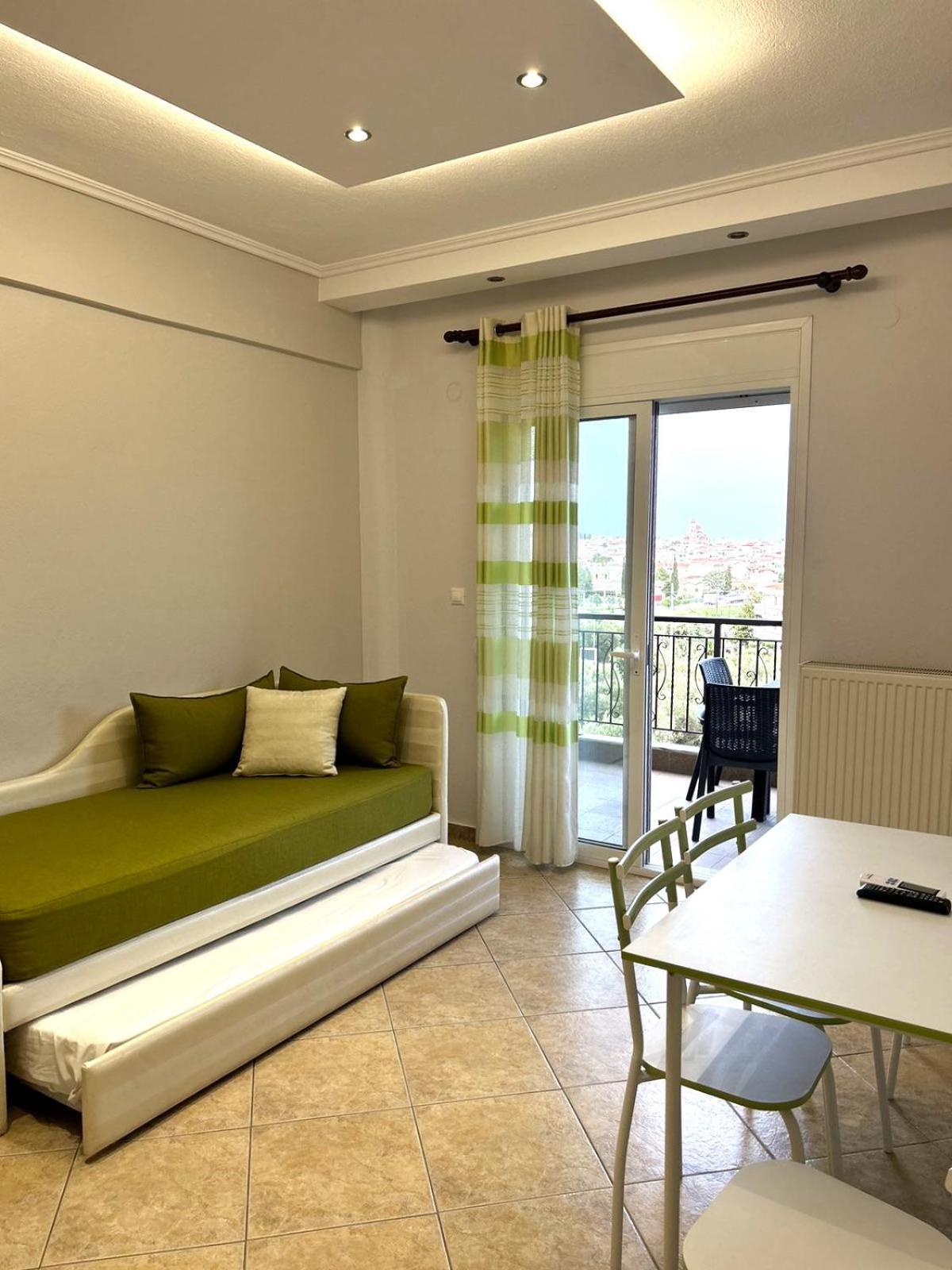 Eleonas Apartments Неа Мудания Екстериор снимка