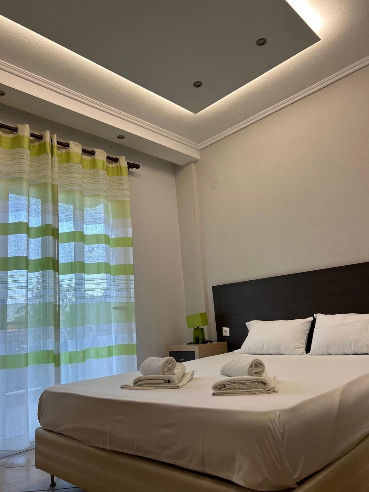 Eleonas Apartments Неа Мудания Екстериор снимка