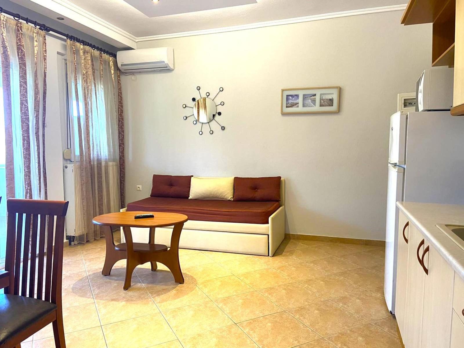 Eleonas Apartments Неа Мудания Екстериор снимка