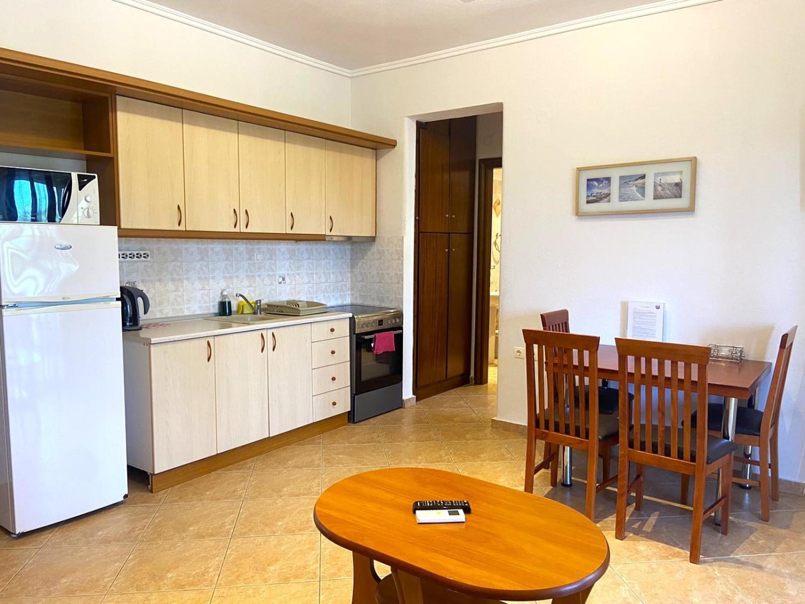 Eleonas Apartments Неа Мудания Екстериор снимка