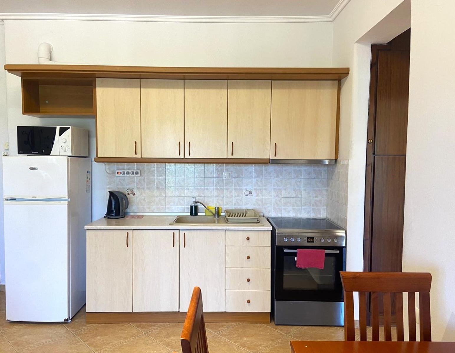 Eleonas Apartments Неа Мудания Екстериор снимка
