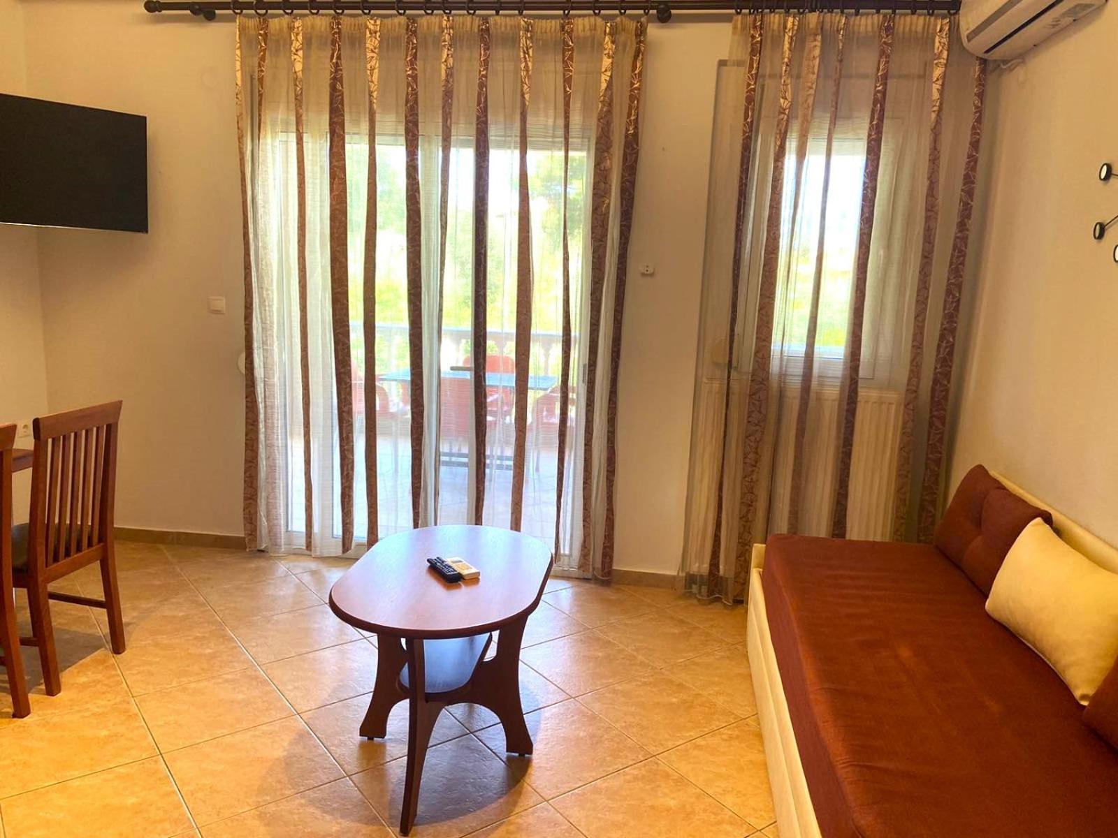 Eleonas Apartments Неа Мудания Екстериор снимка