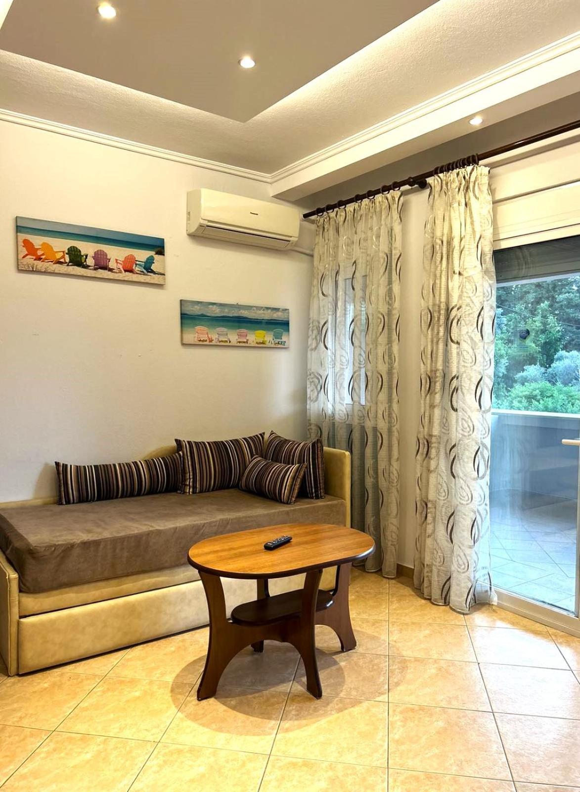 Eleonas Apartments Неа Мудания Екстериор снимка