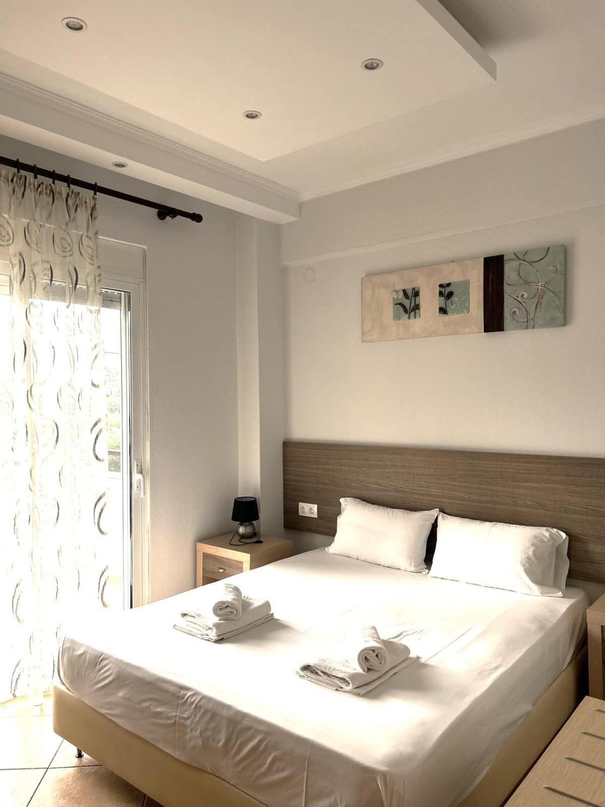 Eleonas Apartments Неа Мудания Екстериор снимка