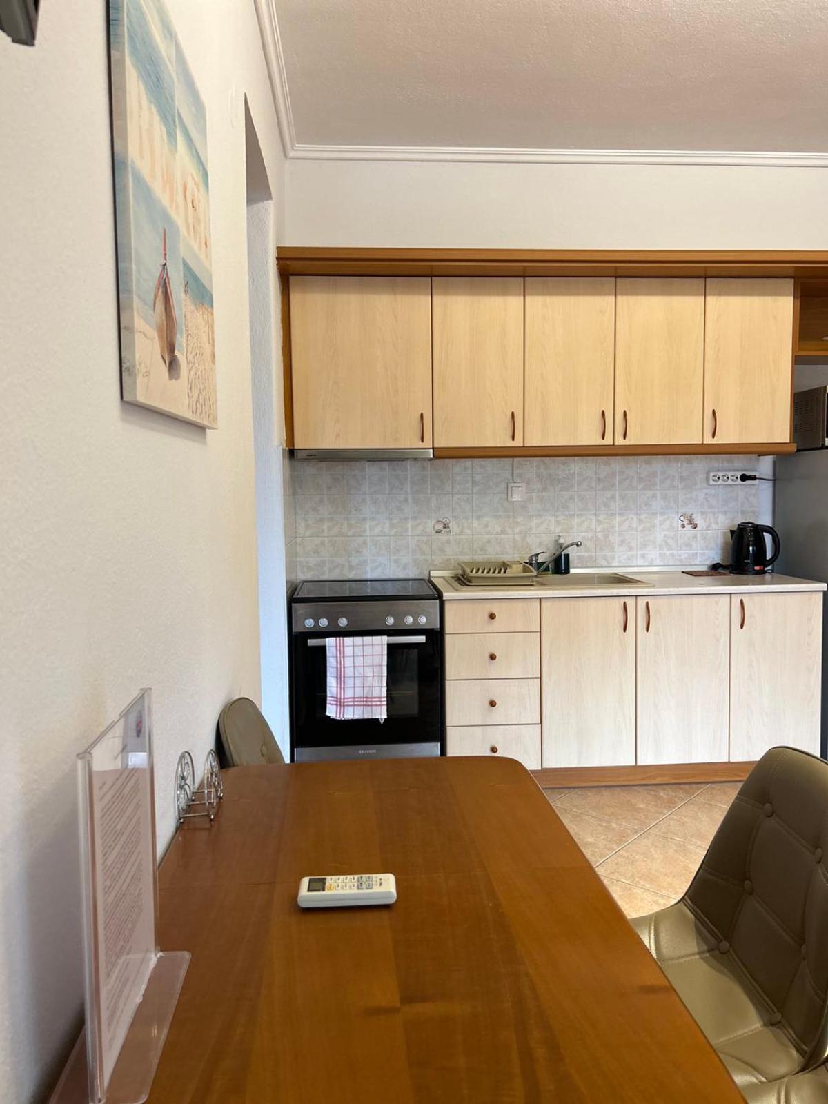 Eleonas Apartments Неа Мудания Екстериор снимка