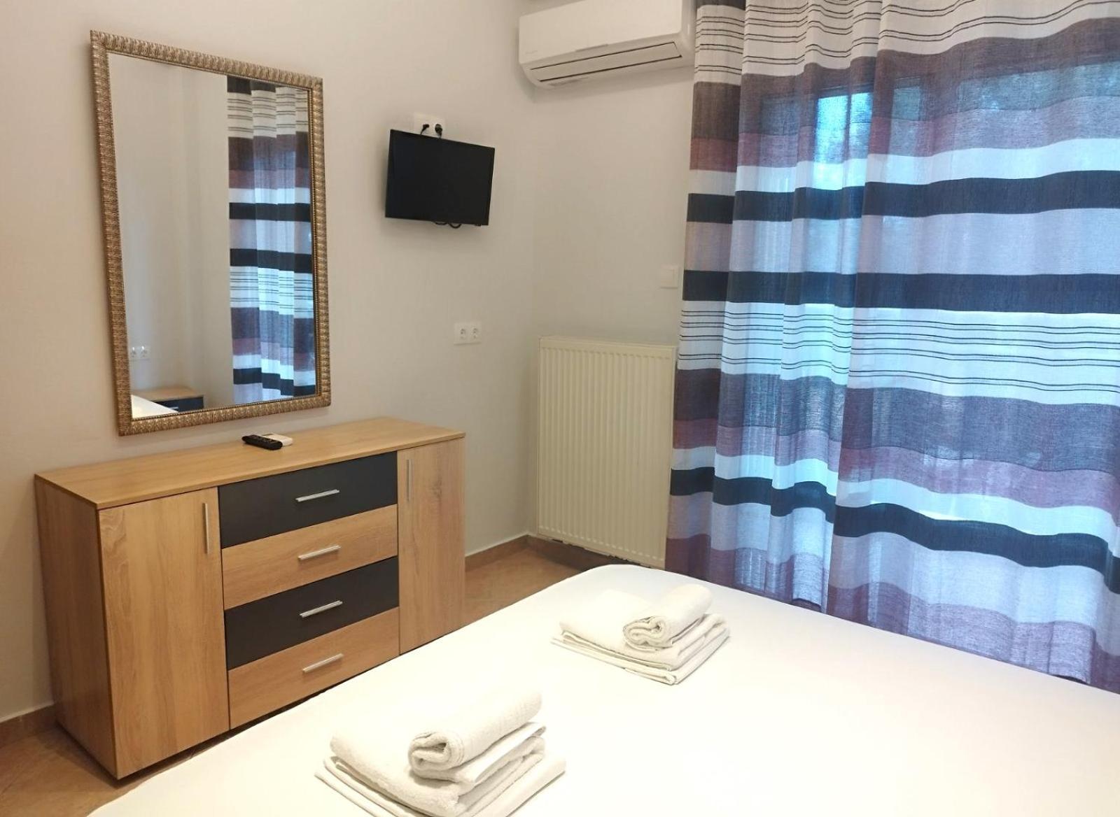 Eleonas Apartments Неа Мудания Екстериор снимка