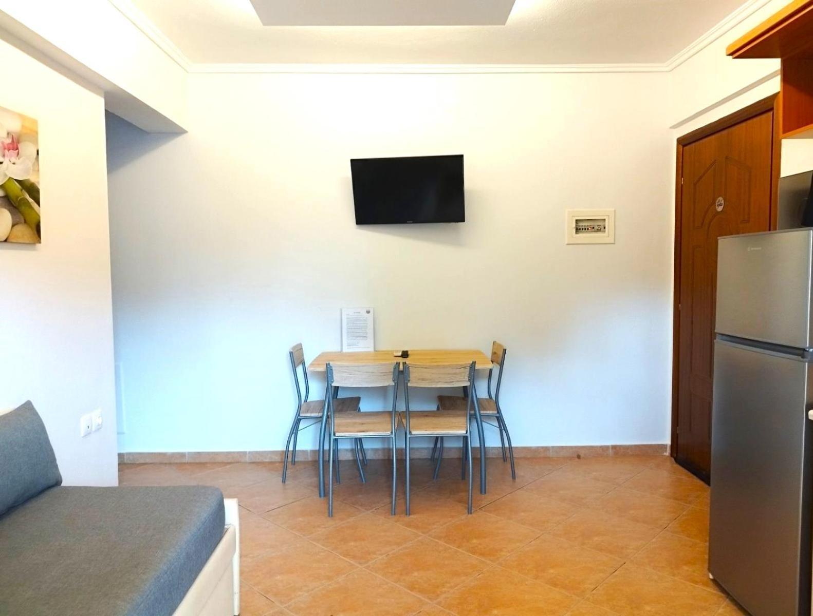 Eleonas Apartments Неа Мудания Екстериор снимка