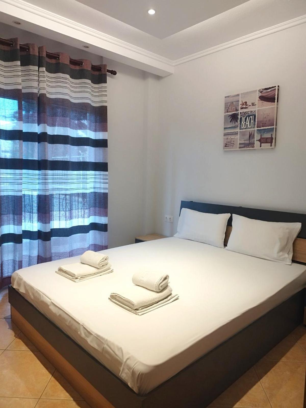 Eleonas Apartments Неа Мудания Екстериор снимка