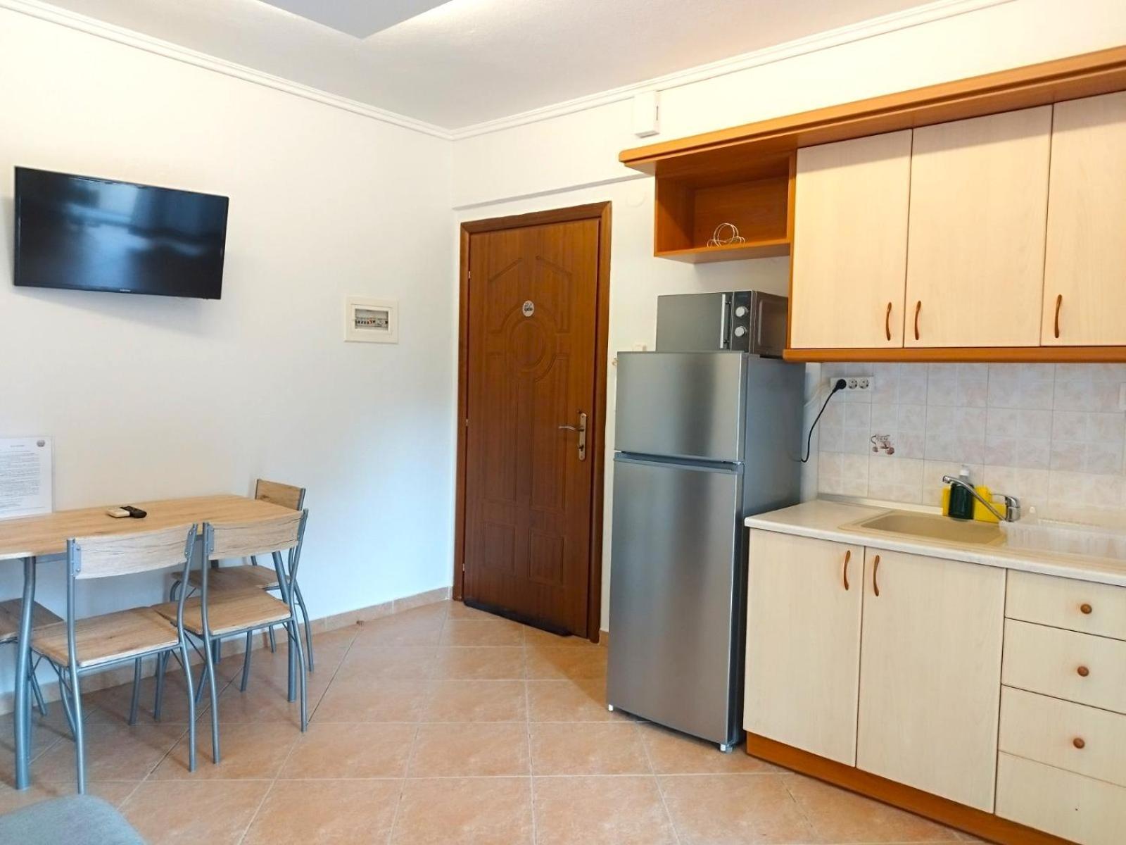 Eleonas Apartments Неа Мудания Екстериор снимка