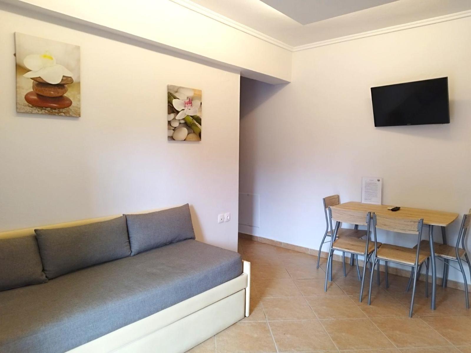 Eleonas Apartments Неа Мудания Екстериор снимка
