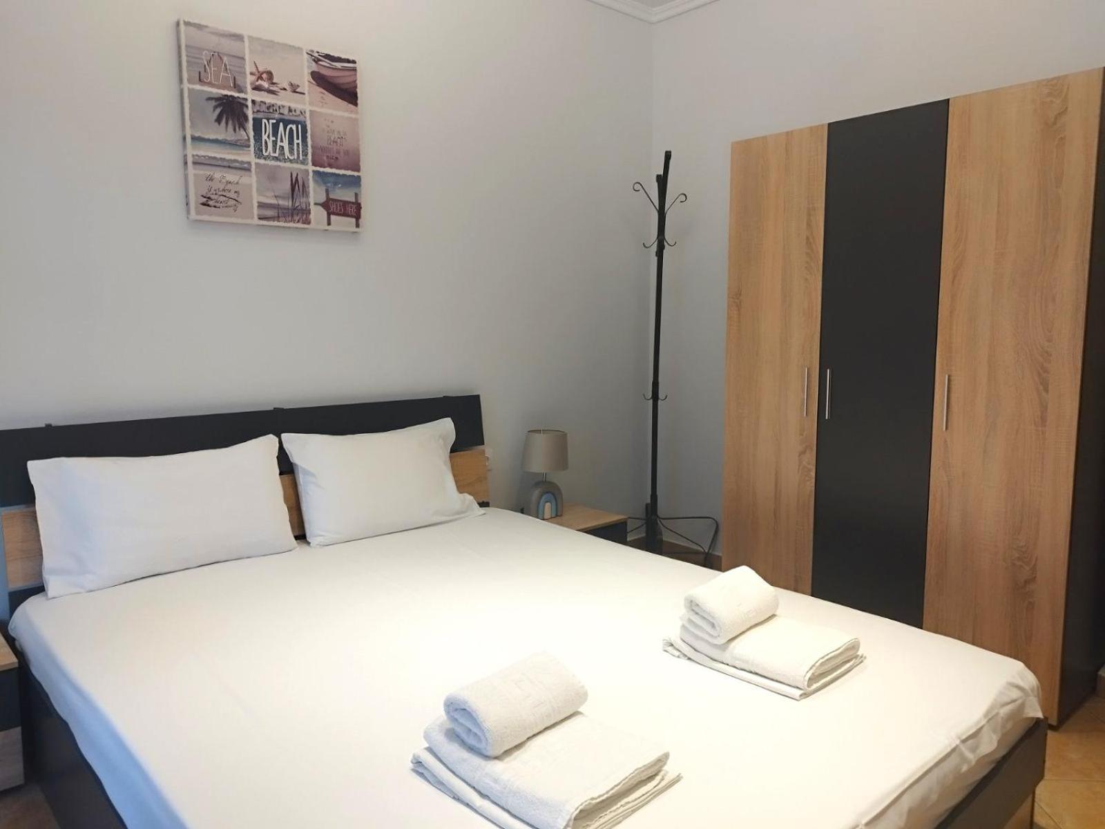 Eleonas Apartments Неа Мудания Екстериор снимка